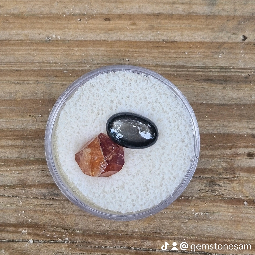 Gemstone Pair - Red and Black